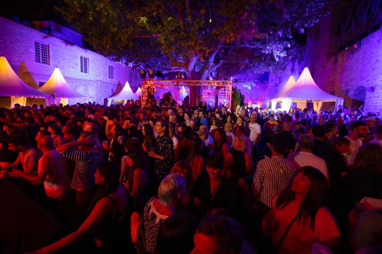 Tout Confort ! Calme, Climatisation, Vue Degagee, Ville ,Parking Gratuit, Ascenseur, Wifi Carcassonne Eksteriør bilde